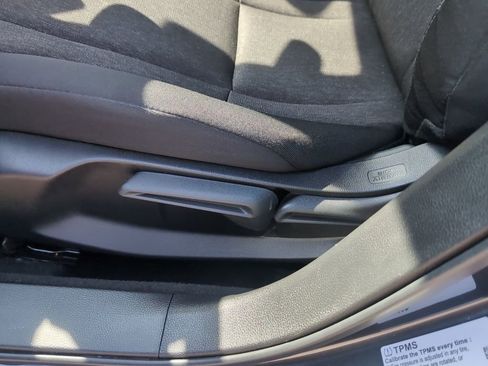 Certified 2025 Honda Accord LX image 22