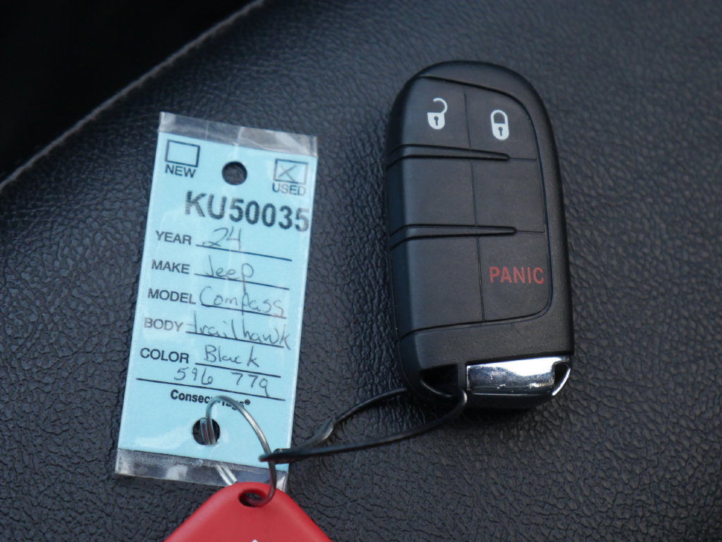 Used 2024 Jeep Compass Trailhawk AWD/4WD image 49
