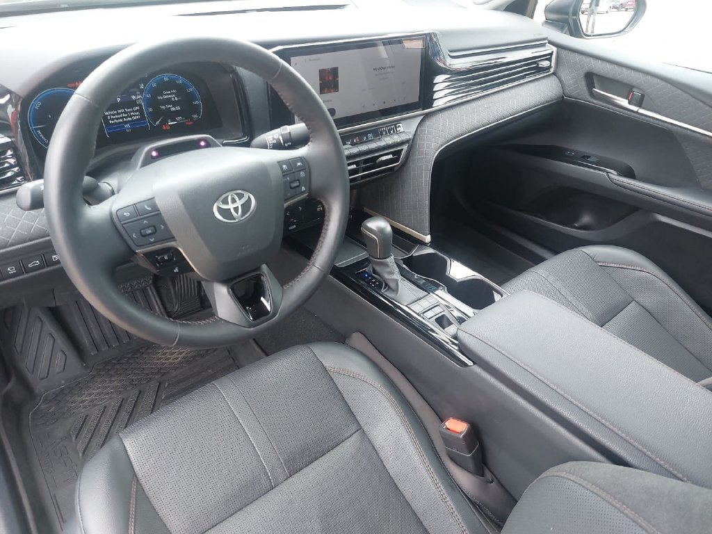 Used 2025 Toyota Camry XLE w/ Premium Plus Package FWD image 15
