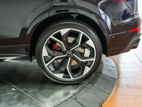 Used 2020 Audi RS Q8 w/ Carbon Optic Package AWD/4WD image 21