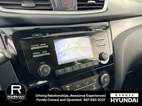 Used 2016 Nissan Rogue S image 8