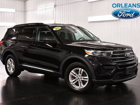 Used 2023 Ford Explorer XLT AWD/4WD image 1