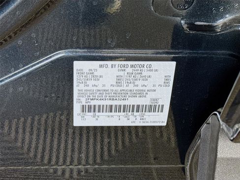 Used 2024 Ford Edge Titanium AWD/4WD image 23
