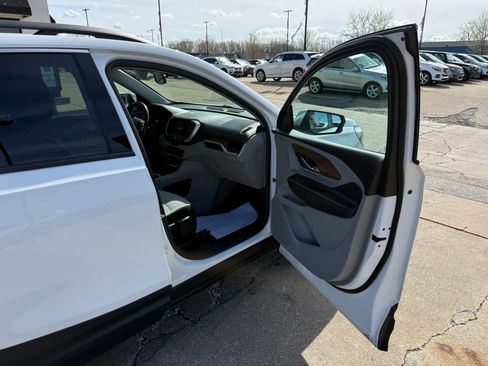Used 2018 GMC Terrain SLE w/ Driver Convenience Package AWD/4WD image 25