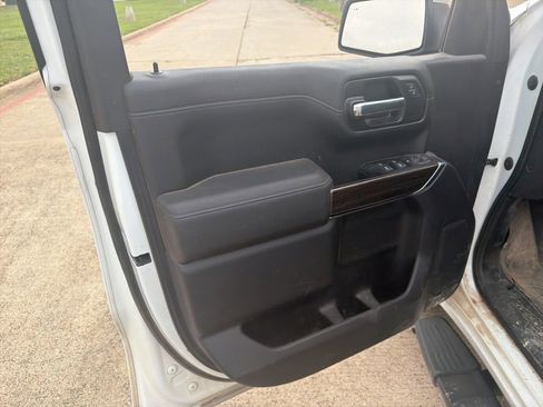 Used 2021 Chevrolet Silverado 1500 LT w/ Safety Package AWD/4WD image 10