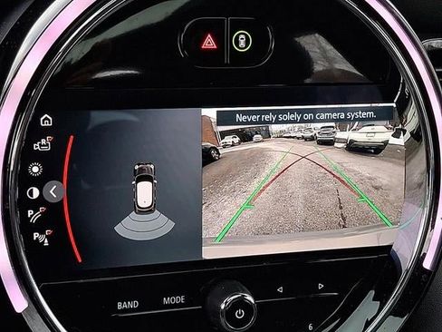 Used 2022 MINI Cooper 4-Door Hardtop image 19