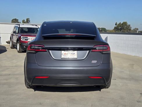 Used 2022 Tesla Model X Plaid image 5
