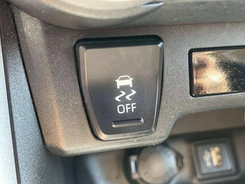 Used 2023 Toyota RAV4 LE FWD image 32