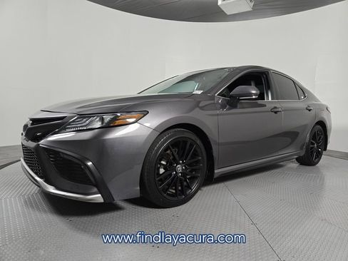 Used 2023 Toyota Camry XSE FWD image 2