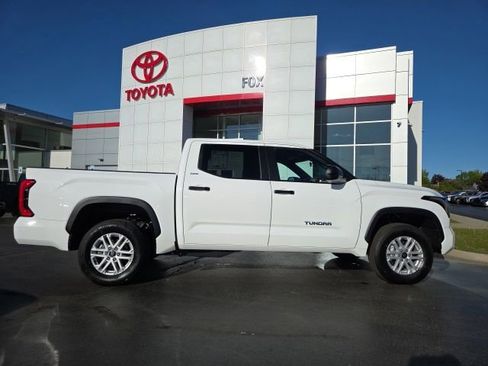 Used 2025 Toyota Tundra SR5 AWD/4WD image 8