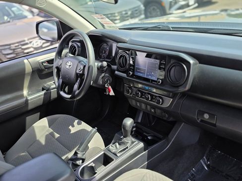 Used 2022 Toyota Tacoma SR AWD/4WD image 9