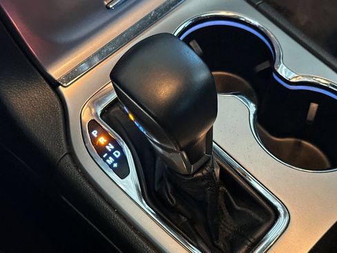 Used 2018 Jeep Grand Cherokee Altitude RWD image 23