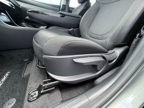 New 2026 Hyundai Tucson Blue SE image 25