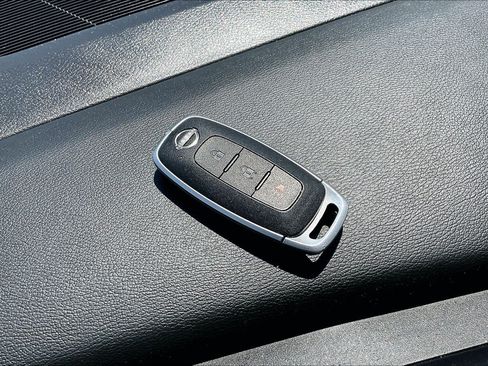 Used 2025 Nissan Kicks SR FWD image 14