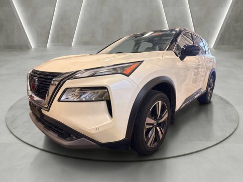 Used 2021 Nissan Rogue SL w/ Premium Package AWD/4WD image 3