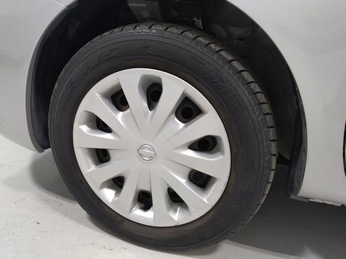 Used 2019 Nissan Versa SV FWD image 31