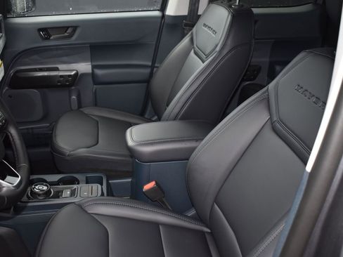 New 2026 Ford Maverick Lariat w/ Black Appearance Package image 10