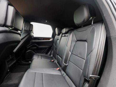 Certified 2024 Porsche Cayenne image 26