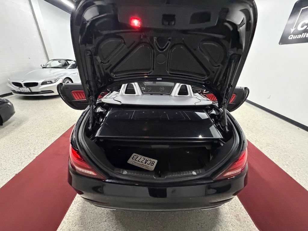 Used 2018 Mercedes-Benz SLC 300 image 33