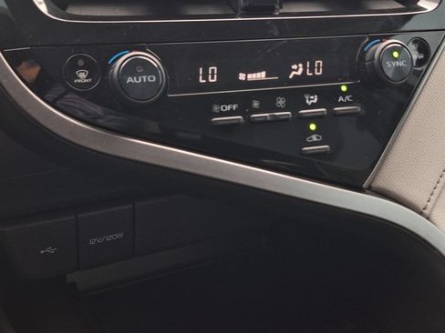 Used 2023 Toyota Camry SE FWD image 22