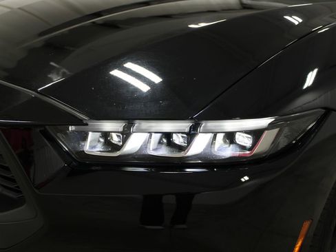 Used 2024 Ford Mustang Coupe image 12