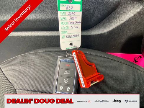 New 2025 Jeep Grand Cherokee L Laredo w/ Luxury Tech Group I image 31