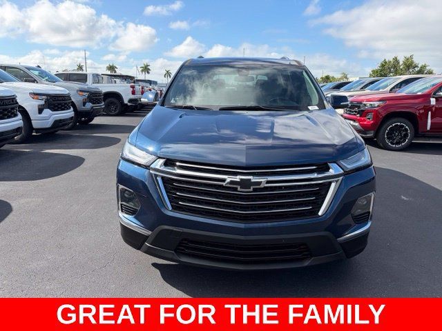 Used 2023 Chevrolet Traverse LT FWD image 2