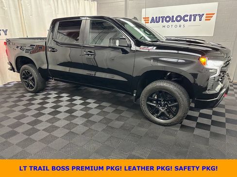 Used 2025 Chevrolet Silverado 1500 LT Trail Boss w/ LT Trail Boss Premium Package AWD/4WD image 1
