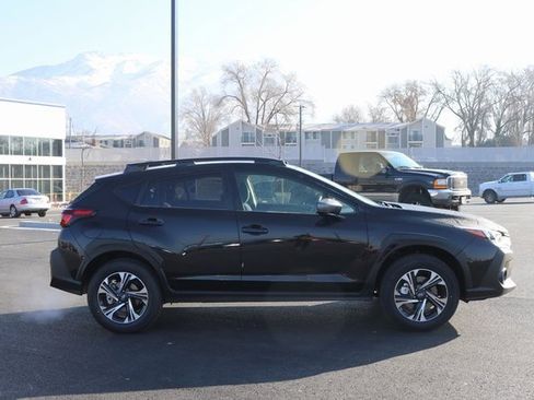 Used 2025 Subaru Crosstrek 2.0i Premium w/ Crosstrek Mirror Package image 2