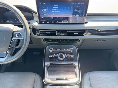 Used 2021 Lincoln Nautilus Reserve image 11
