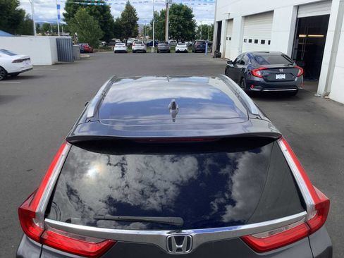Used 2018 Honda CR-V Touring image 5