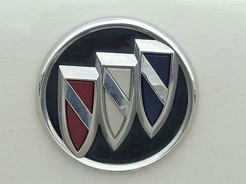 Used 2021 Buick Encore GX Essence w/ Sport Touring Package FWD image 28