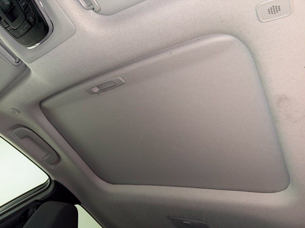 Certified 2023 Toyota Corolla Cross LE w/ Moonroof Package AWD/4WD image 19