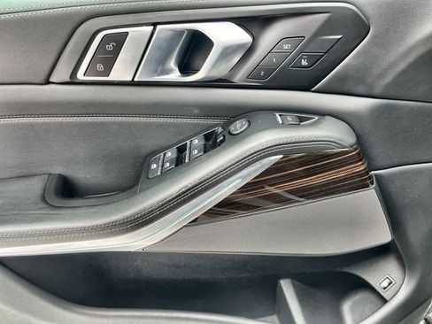 Used 2025 BMW X5 xDrive50e image 17