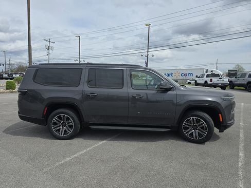 New 2026 Jeep Grand Wagoneer L 4WD w/ Premium Group I image 18