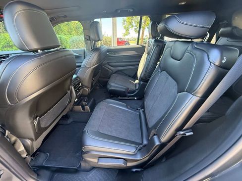 New 2025 Jeep Grand Cherokee L Altitude image 25