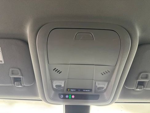 Used 2024 GMC Terrain SLE FWD image 24