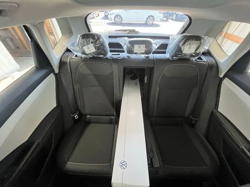 New 2025 Volkswagen Taos SE image 26