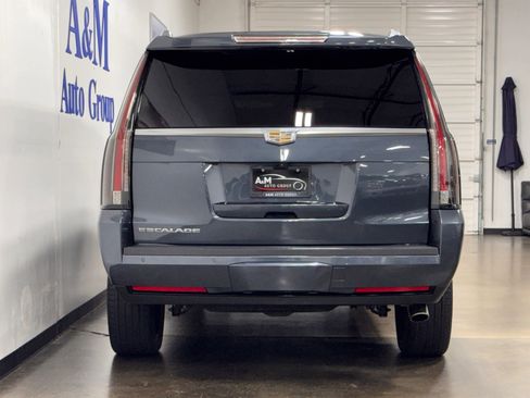 Used 2019 Cadillac Escalade ESV Premium Luxury image 5