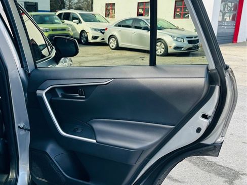 Used 2021 Toyota RAV4 LE image 13