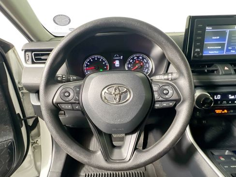 Used 2019 Toyota RAV4 XLE FWD image 17