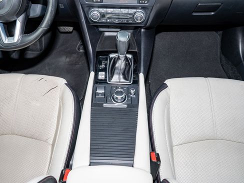 Used 2018 MAZDA MAZDA3 Grand Touring image 18