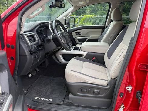 Used 2020 Nissan Titan SV w/ SV Convenience Package AWD/4WD image 21