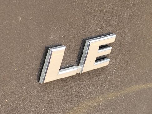 Used 2025 Toyota RAV4 LE FWD image 13