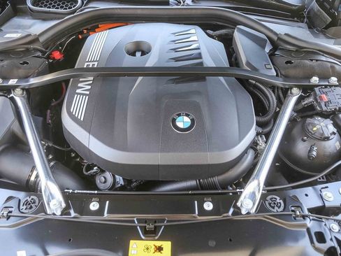 Used 2026 BMW 750e xDrive AWD/4WD image 23