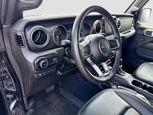 Used 2023 Jeep Wrangler Unlimited Sahara w/ Cold Weather Group AWD/4WD image 10