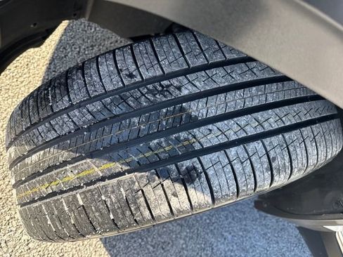 Certified 2024 Volkswagen Atlas SEL image 41