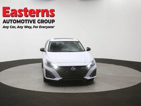 Used 2025 Nissan Altima 2.5 SR w/ SR Premium Package AWD/4WD image 52