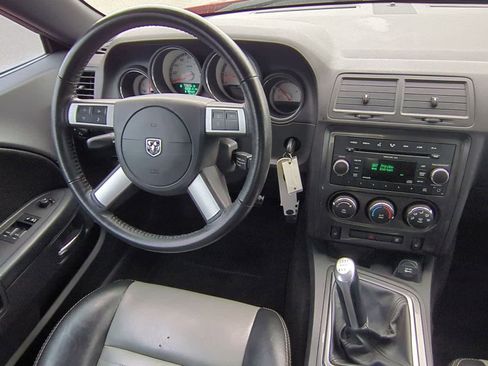 Used 2009 Dodge Challenger R/T image 15