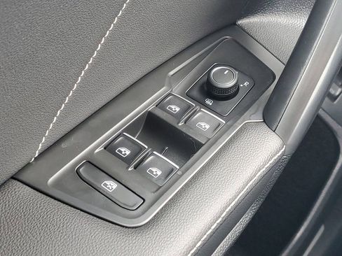 Used 2022 Volkswagen Tiguan SE R-Line AWD/4WD image 19